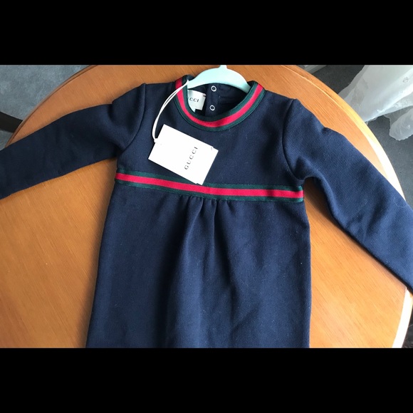 new baby GUCCi romper ( 9-12 M) . - Picture 3 of 4
